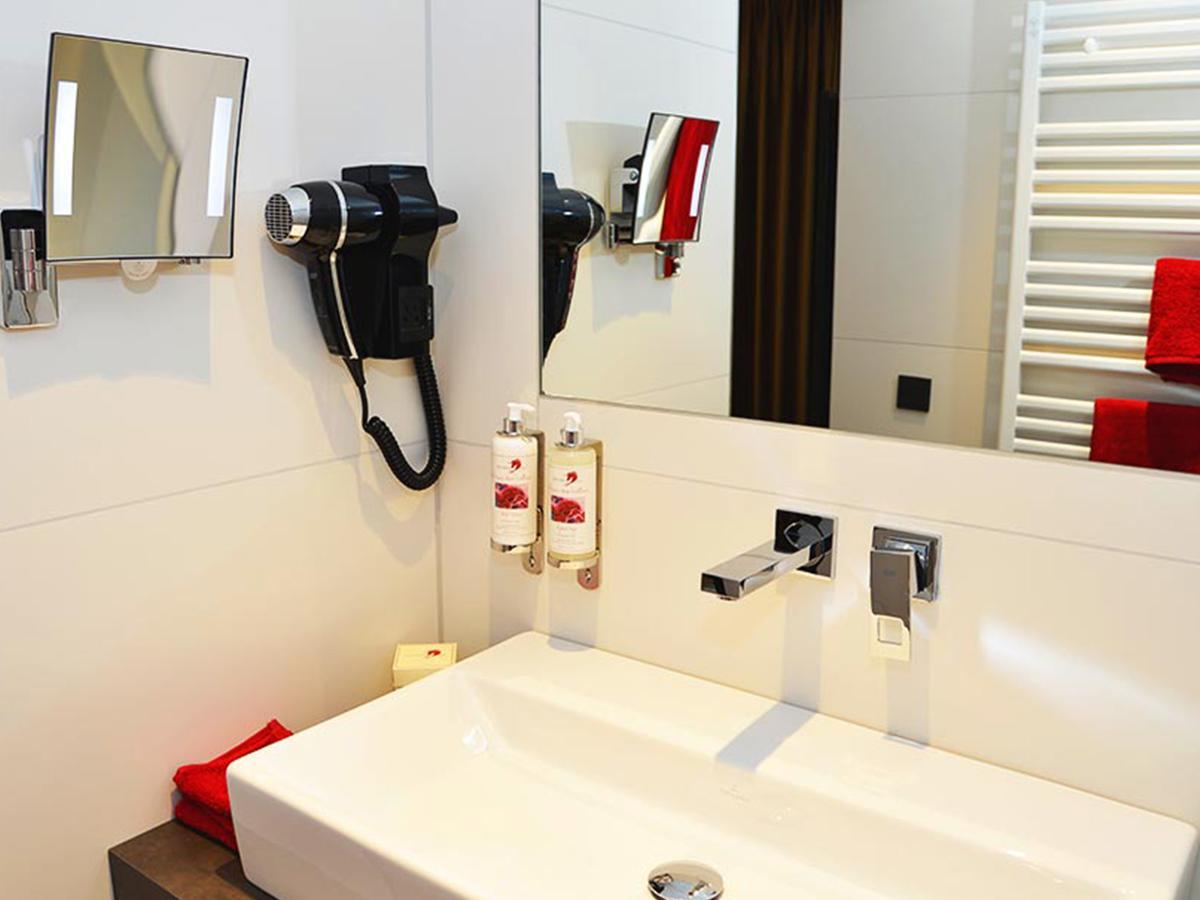 Hotel Rotes Einhorn **** Düren - Eifel Extérieur photo
